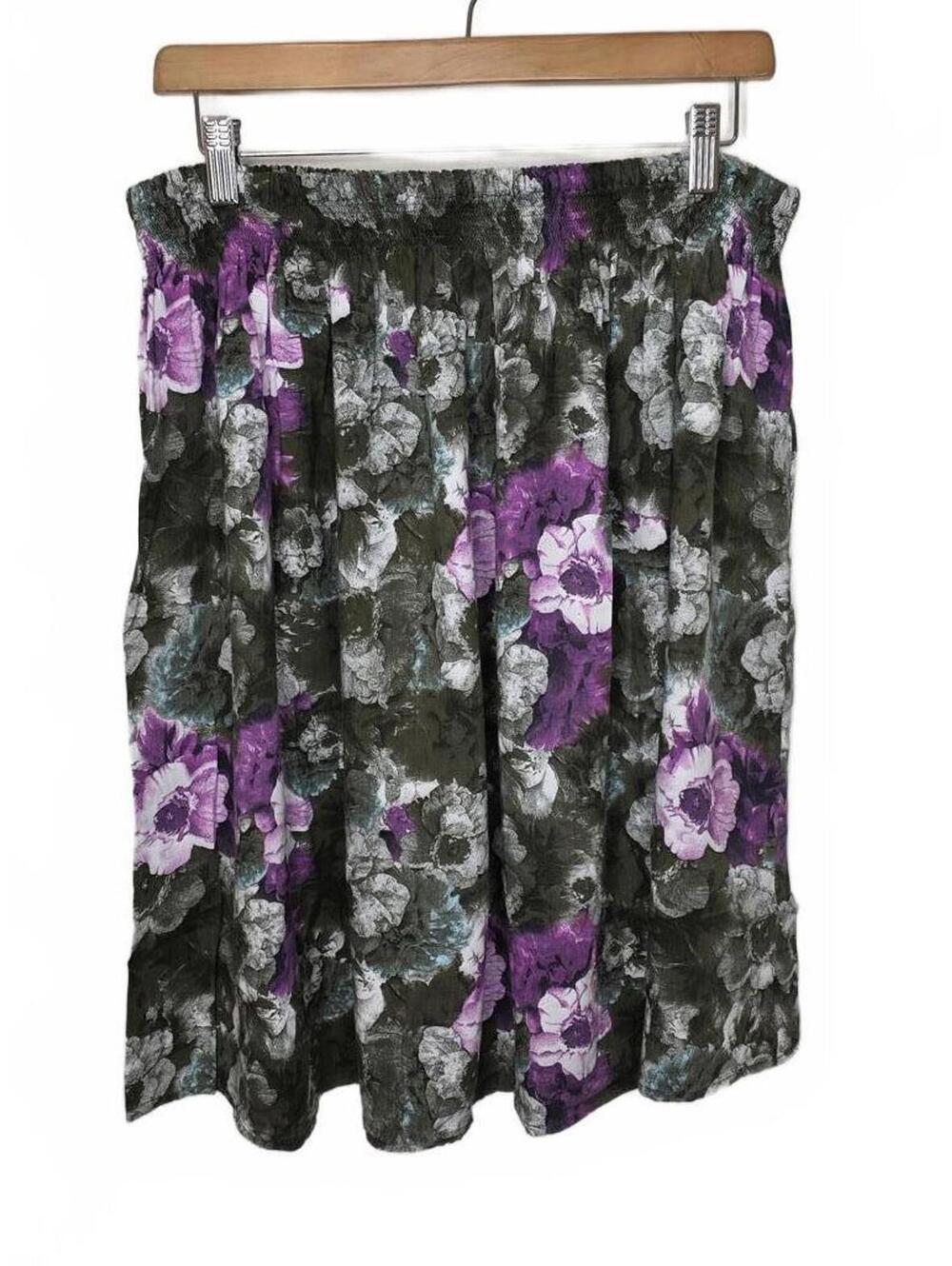 Blue Sky Women's Summery Short Floral Skirt Lightweight Rayon Lg.